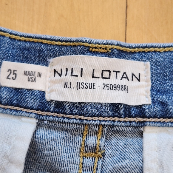 Nili Lotan Flora Pleated Front Wide Leg Jeans in Faded Wash - 25 - Picture 3 of 12